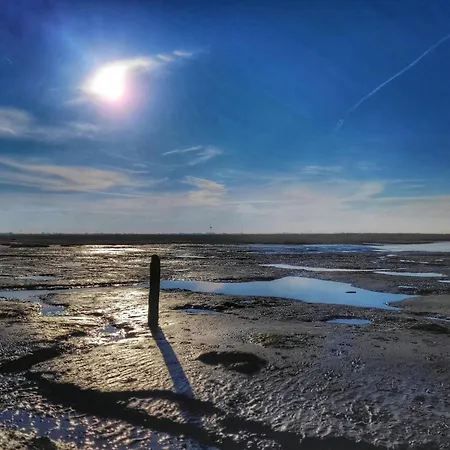 Haus In Ostfriesland Mit Garten בית נופש