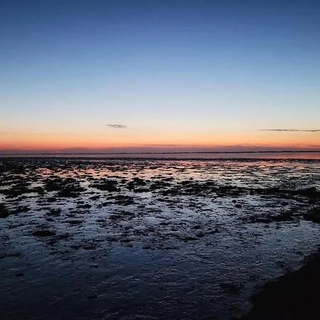 Haus In Ostfriesland Mit Garten בית נופש